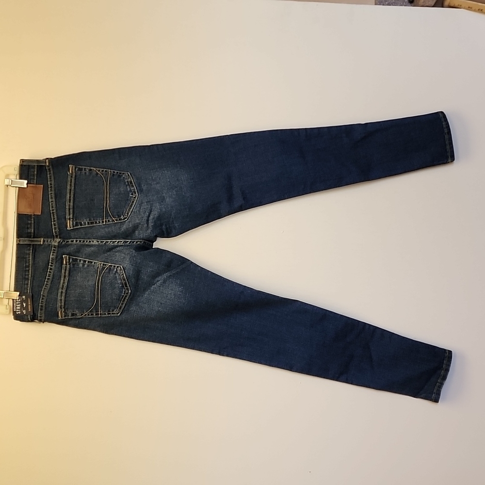 NWT, Hollister California Men's Jeans. - Picture 11 of 14